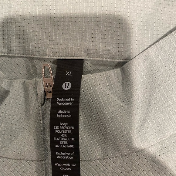 Lululemon 1/4 zip mint green pull over top - Picture 4 of 4